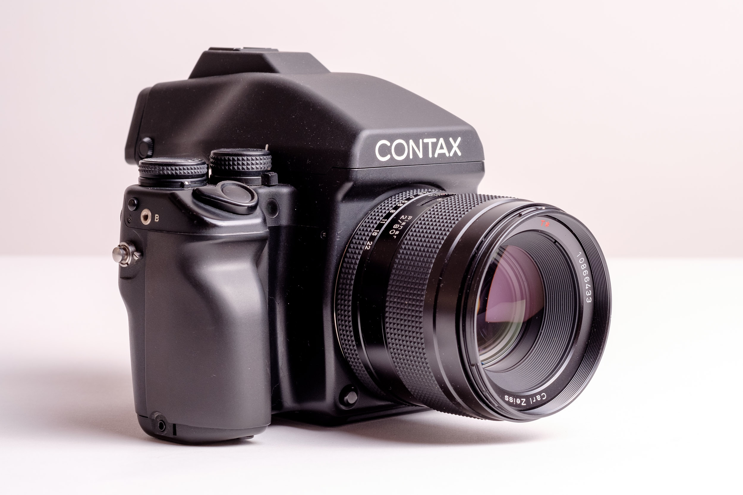 I'm selling my Contax 645 camera. 